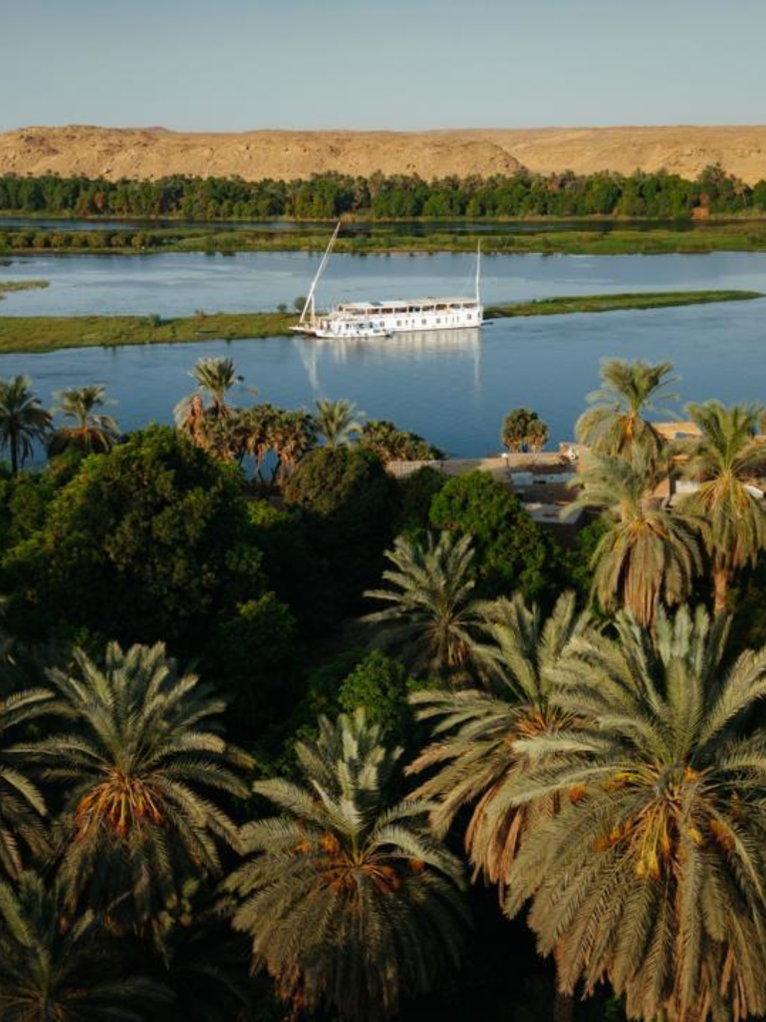 Dahabiya sur le Nil entre Louxor et Assouan